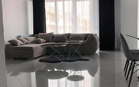 Mamaia Beach Luxury Apartment